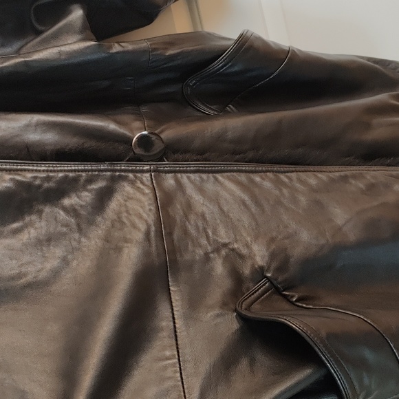 Lambskin leather jacket with real fur collar - Picture 6 of 8